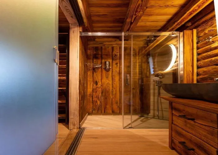 Spacious Wooden With Covered Terrace Nr 723 * Baarle-Nassau