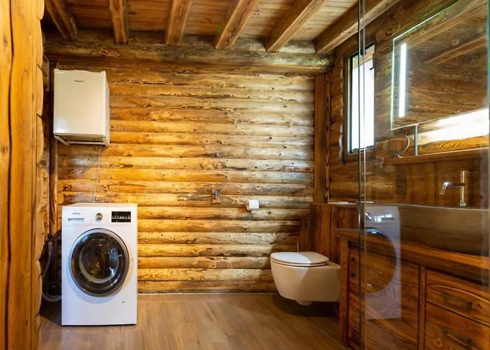 Spacious Wooden With Covered Terrace Σπίτι διακοπών *